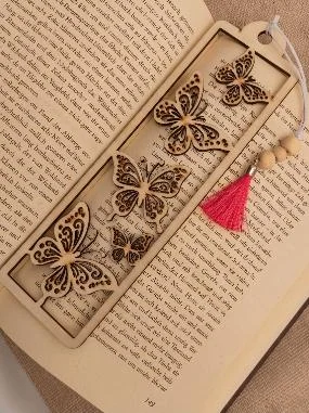 Großes Lesezeichen aus Holz mit verschiedenen Motiven