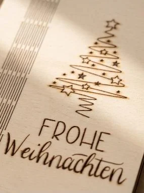 Personalisiertes Geldkuvert aus Holz